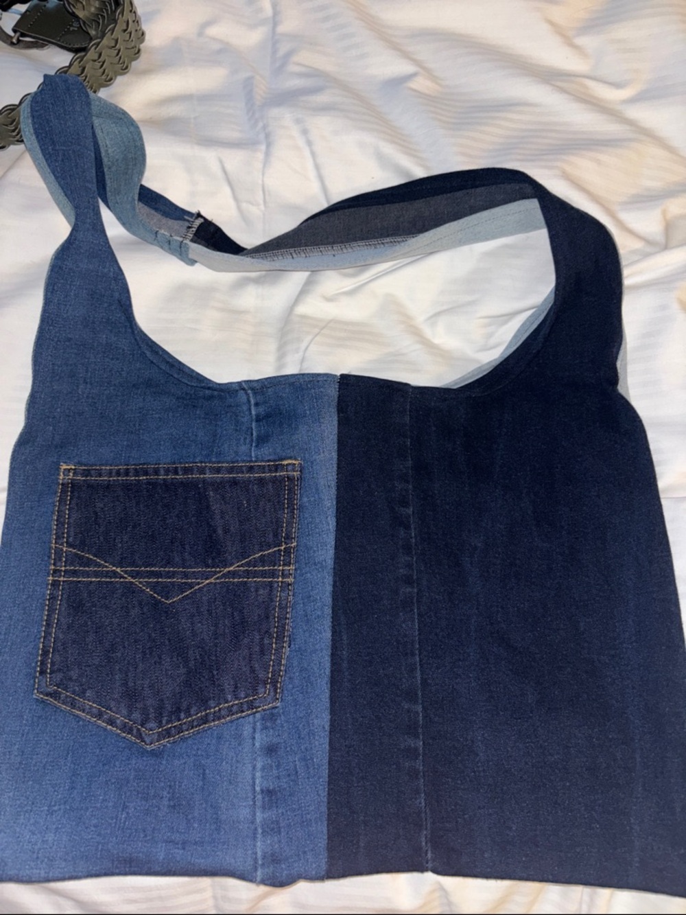 BLUE DENIM TOUR BAG SHADES OF BLUE YOUR BAG HAS ONE POCKET OUTSIDE
16” X 11”